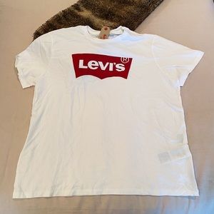 Brand New Levi's T-Shirt with Logo